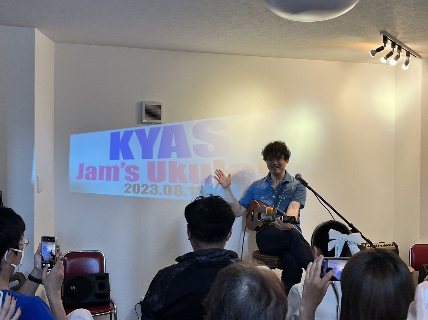 KYASのライブの様子